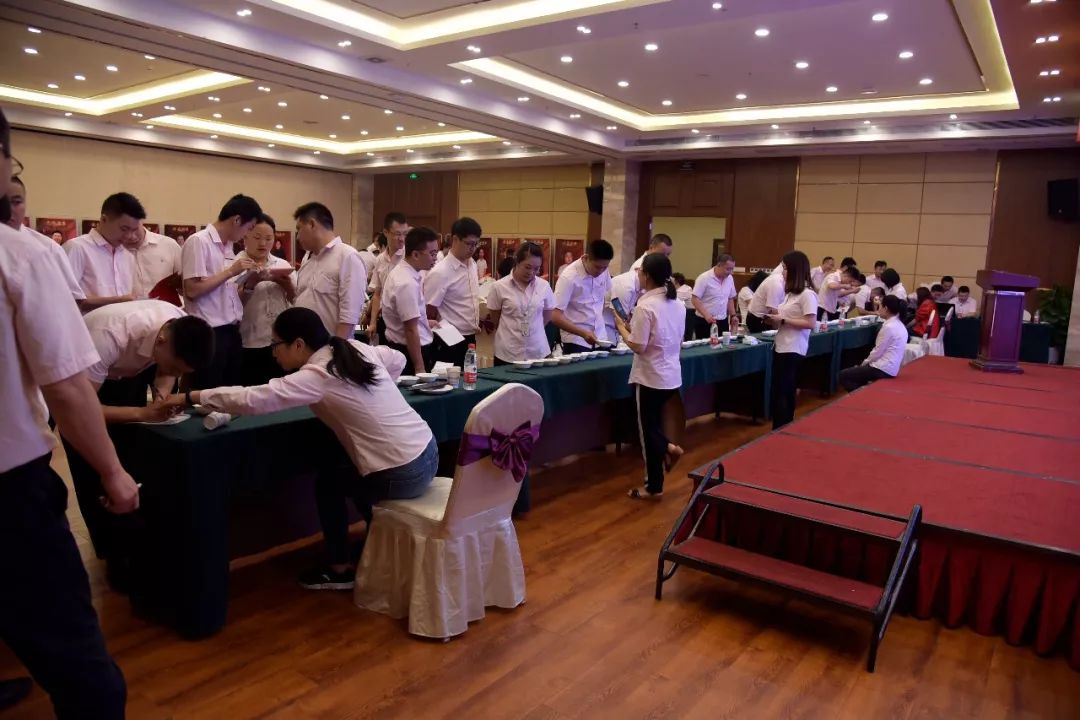 馨田? 2019年Q2市場(chǎng)行銷季度大會(huì)（經(jīng)風(fēng)雨，見(jiàn)彩虹）(圖12)